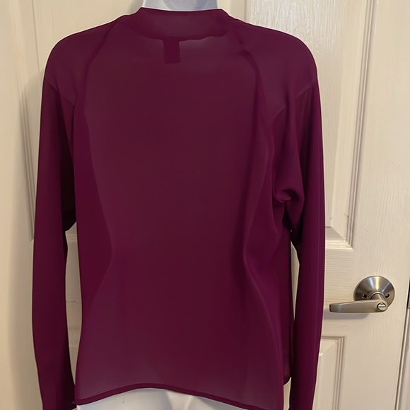 Anne Klein sheer wrap top - Picture 5 of 5